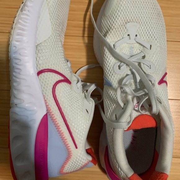 WHITE NIKE RENEW RUNNING SHOE (8.5) - Picture 2 of 8